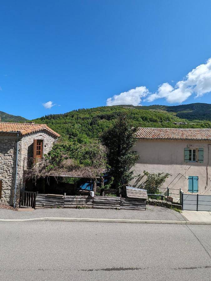 Chambre d’hôte pour 4 personnes, avec terrasse et vue à Labastide-sur-Bésorgues - 3