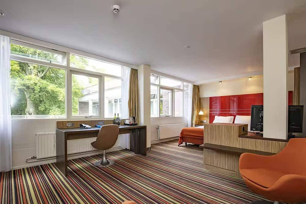 Free Parking Included! Garden Relaxation with Trails & Golf Close By in Provincie Utrecht