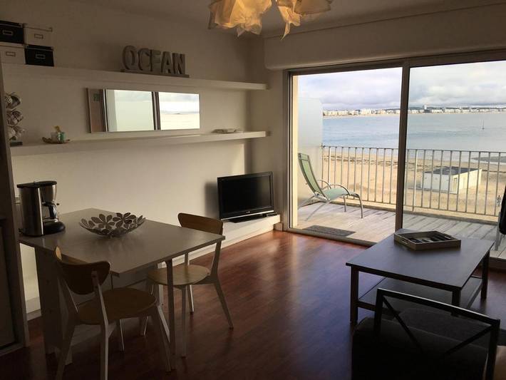 Gîte pour 2 personnes, avec vue et balcon dans Plage du Nau - 3