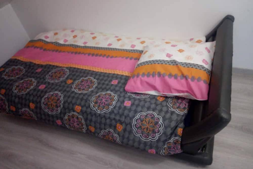 Discover Maison Nyno Digraben. Just 25 minutes from Mont Saint-Michel! in Dol-de-Bretagne, Saint-Malo region