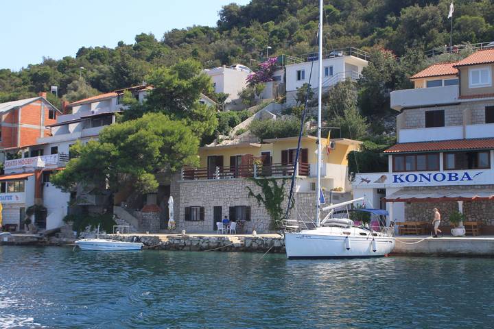 Gîte pour 4 personnes, avec balcon/terrasse dans Lastovo - 2