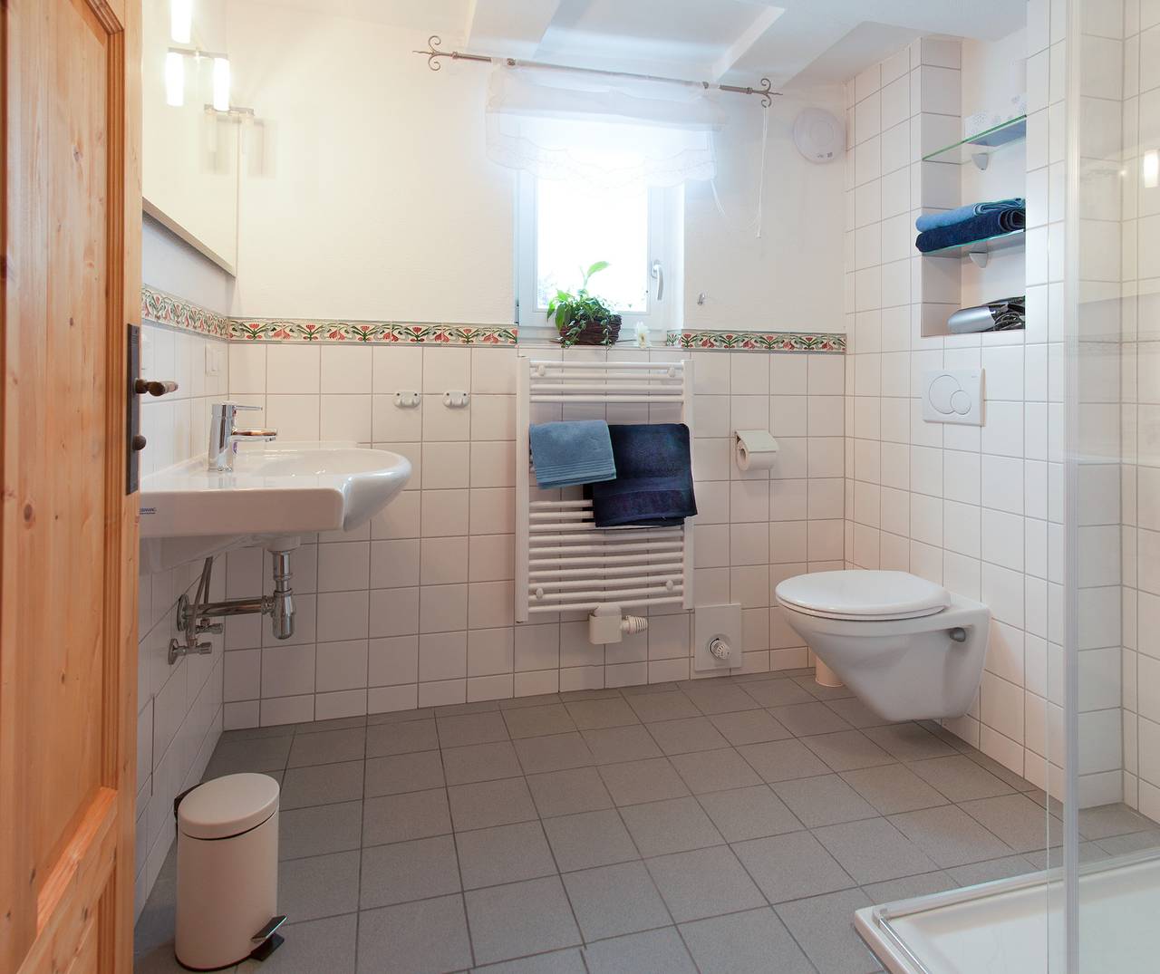 Ganze Wohnung, Ferienwohnung 'Kammer' mit Gemeinschaftsterrasse, Gemeinschaftsgarten und Wi-Fi in Gudensberg, Schwalm-Eder-Kreis