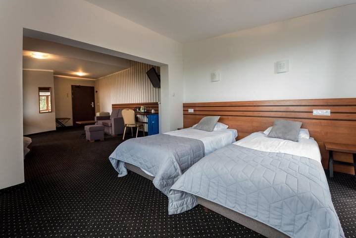 Hôtel pour 4 personnes, avec Terrasse et Jacuzzi ainsi que Jardin et Bassin pour enfant à Stryszawa - 2