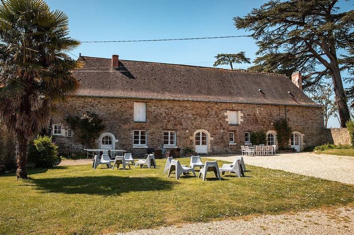 Maison de vacances pour 15 personnes, avec jardin dans Mayenne