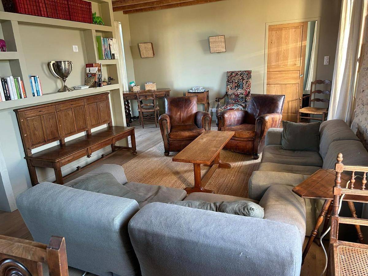 Six-Bedroom House in Bonneuil-Matours, Vienne (France)