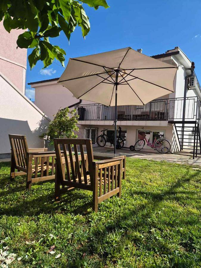 Auberge pour 3 personnes, avec terrasse et jardin, animaux acceptés