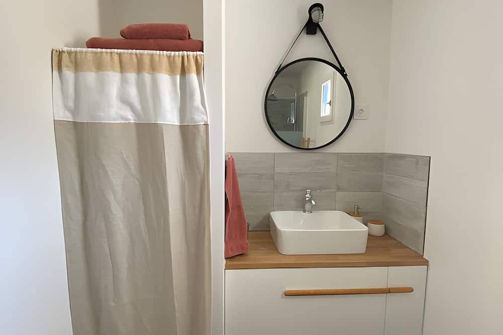 Chambre d’hôtes « Chambre 3 Côté Golfe » avec terrasse privée, jardin commun et Wi-Fi in Arzon, Côte des Mégalithes