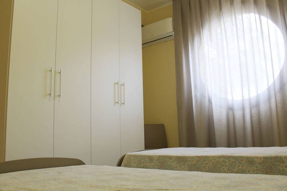 Ganze Wohnung, Wohnung im ersten Stock der Residenz Antigua in Fondachello, Catania Provinz