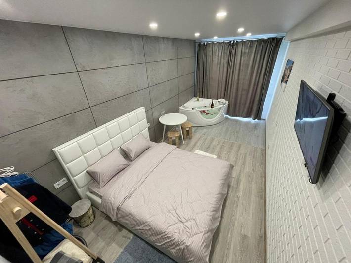 Ferienwohnung für 2 Personen, mit Terrasse und Whirlpool in der Ukraine