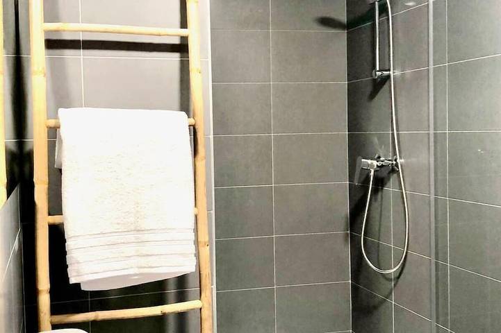 Appartement entier, The Cliffs - Sunset Village Beach 1A in Praia de Celeiro (Viveiro), Viveiro
