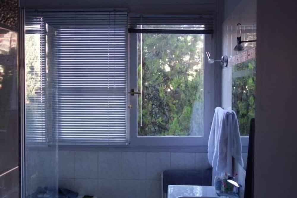 Ganze Wohnung, Ideal für Festivalbesucher, 110m2, Innenstadt, große Gartenterrasse, nach Süden in Le Tholonet, Aix-en-Provence und Umgebung