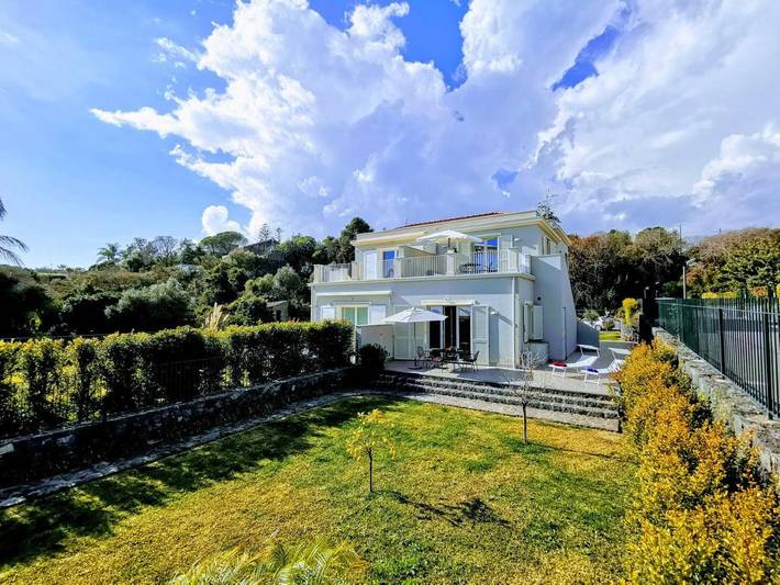 Villa per 6 persone, con Balcone e Idromassaggio nonché Terrazza e Giardino a Acireale
