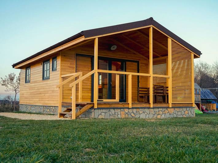 Bungalow für 4 Personen, mit Terrasse und Garten in Rumänien