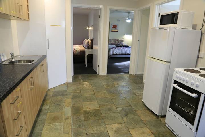 Cottage for 8 people, with balcony and garden, with pets in Victoria