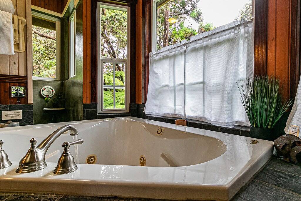 Maile Treehouse in Volcano, Hawaii is \"Magical!\" in Volcano, Hawaii Volcanoes Nationalpark