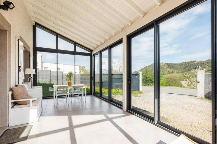 Gîte pour 4 personnes, avec Terrasse ainsi que Jardin et Vue à Crozes-Hermitage