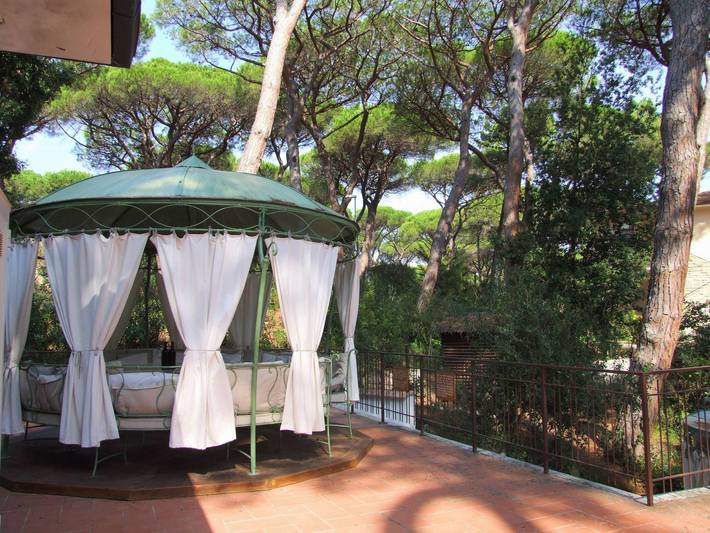 Apartamento entero, 'Azalea' mit Terrasse in Marina di Castagneto Carducci, Castagneto Carducci