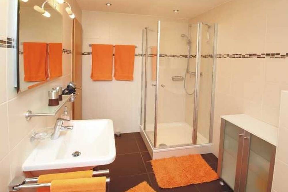 Entire apartment, Apartment 5 - Apartments Lohbinder (Fam. Holzer) in Rottach-Egern, Spitzingsee