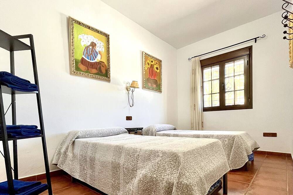 Holiday Home 'Finca Rural Mazuqueto' with Mountain View, Private Pool and Wi-Fi in Jubrique, Málaga Province
