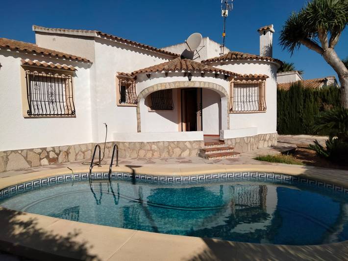 Villa pour 6 personnes, avec terrasse et jardin - 1