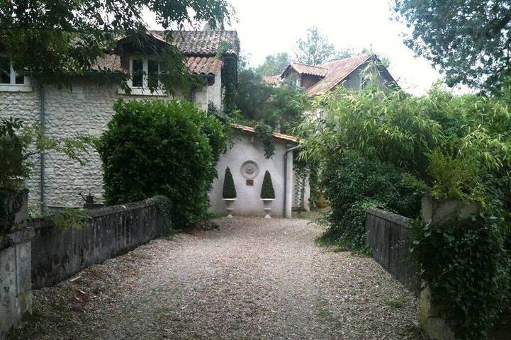 Gîte pour 2 personnes, avec balcon ainsi que jardin et piscine à Villetoureix - 4