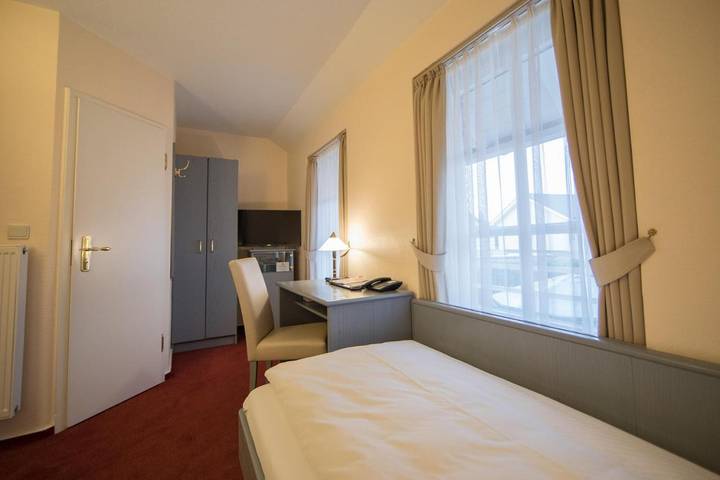Hotel für 4 Personen, mit Terrasse und Garten in Lingen (Ems) - 2