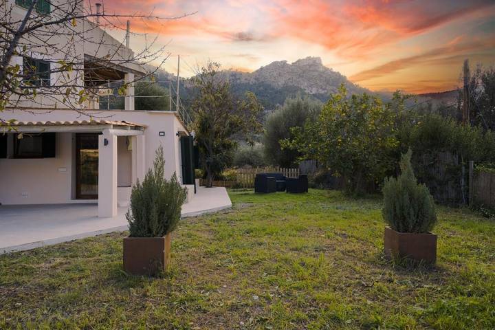 Gîte pour 2 personnes, avec vue ainsi que jardin et balcon à Estellencs