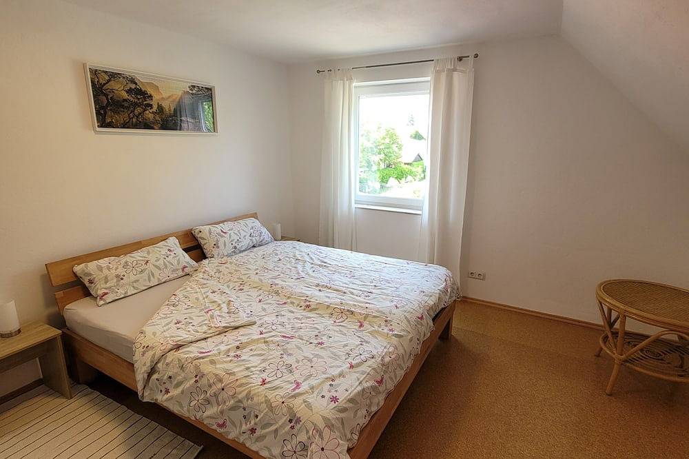 Ganze Wohnung, Große gemütliche Ferienwohnung für 2 Personen im 1.Og mit Blick ins Grüne . in Schondorf, Ammersee