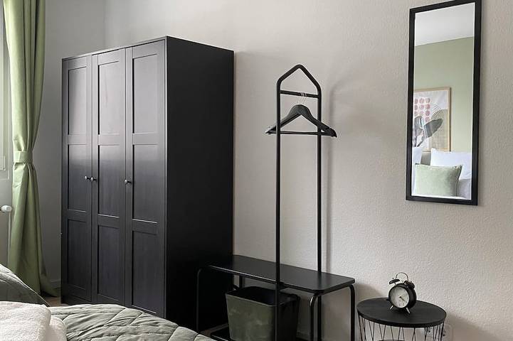 Ganze Wohnung, Komfortable 3-Zimmer-Ferienwohnung im Herzen der Stadt – 84 m², Aufzug & Balkon in Linden-Limmer, Hannover