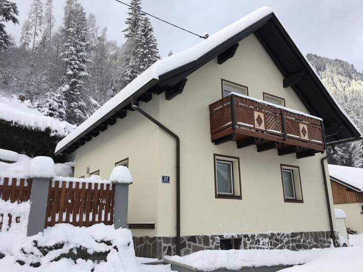 Ferienhaus für 6 Personen, mit Balkon und Terrasse sowie Garten und Seeblick in Feld am See