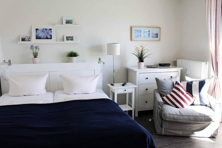 Ganze Wohnung, Frisch renoviert, Strandnah, sonnig, Süd-Balkon, Wlan in Westerland, Sylt (Gemeinde)