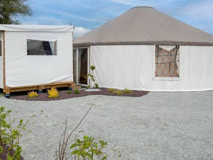 Camping pour 8 personnes, avec terrasse
