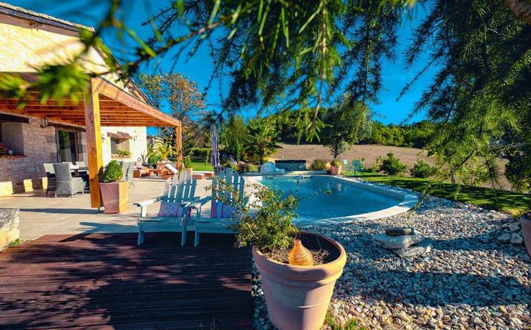 Location de vacances pour 10 personnes, avec piscine et jacuzzi ainsi que terrasse et jardin à Castelnau-de-Montmiral - 2
