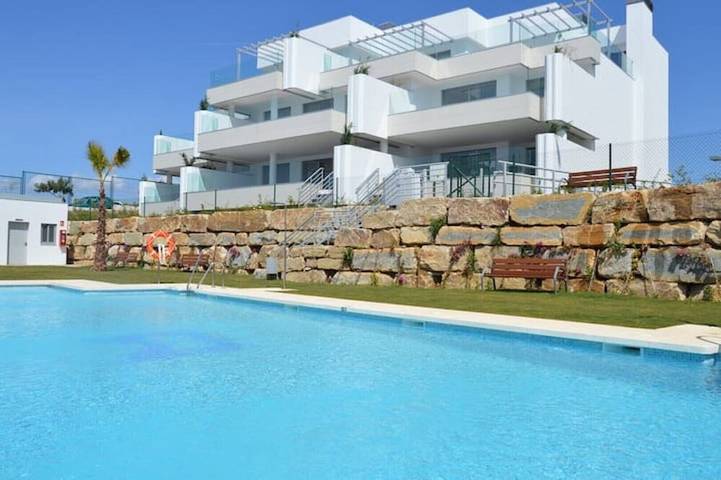 Ferienwohnung für 6 Personen, mit Balkon/Terrasse und Terrasse sowie Pool - 1