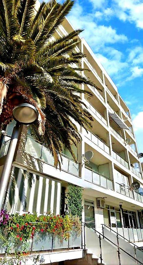 Ferienwohnung für 2 Personen, mit Balkon und Ausblick, mit Haustier in Budva