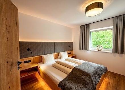 Entire holiday apartment, Apart Abendrot in Ehrwald, Ammergau alps (Austria)