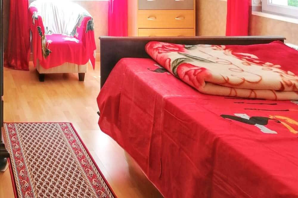 Homerez - Spacious House in Venansault with Garden and Terrace in Venansault, Loire Valley