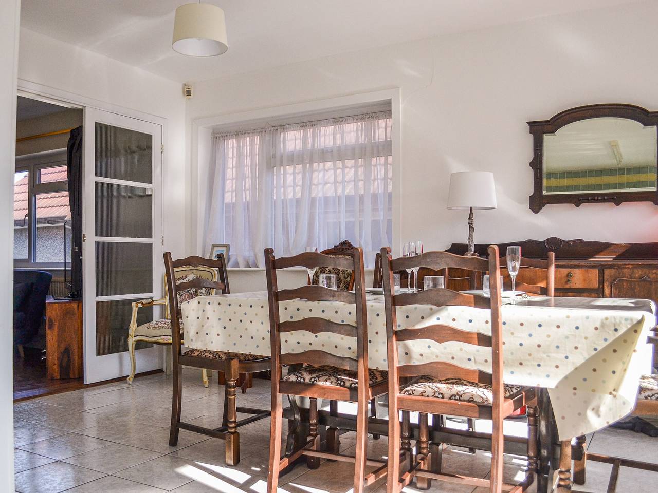 Botany Bay Bungalow in Botany Bay, Kent