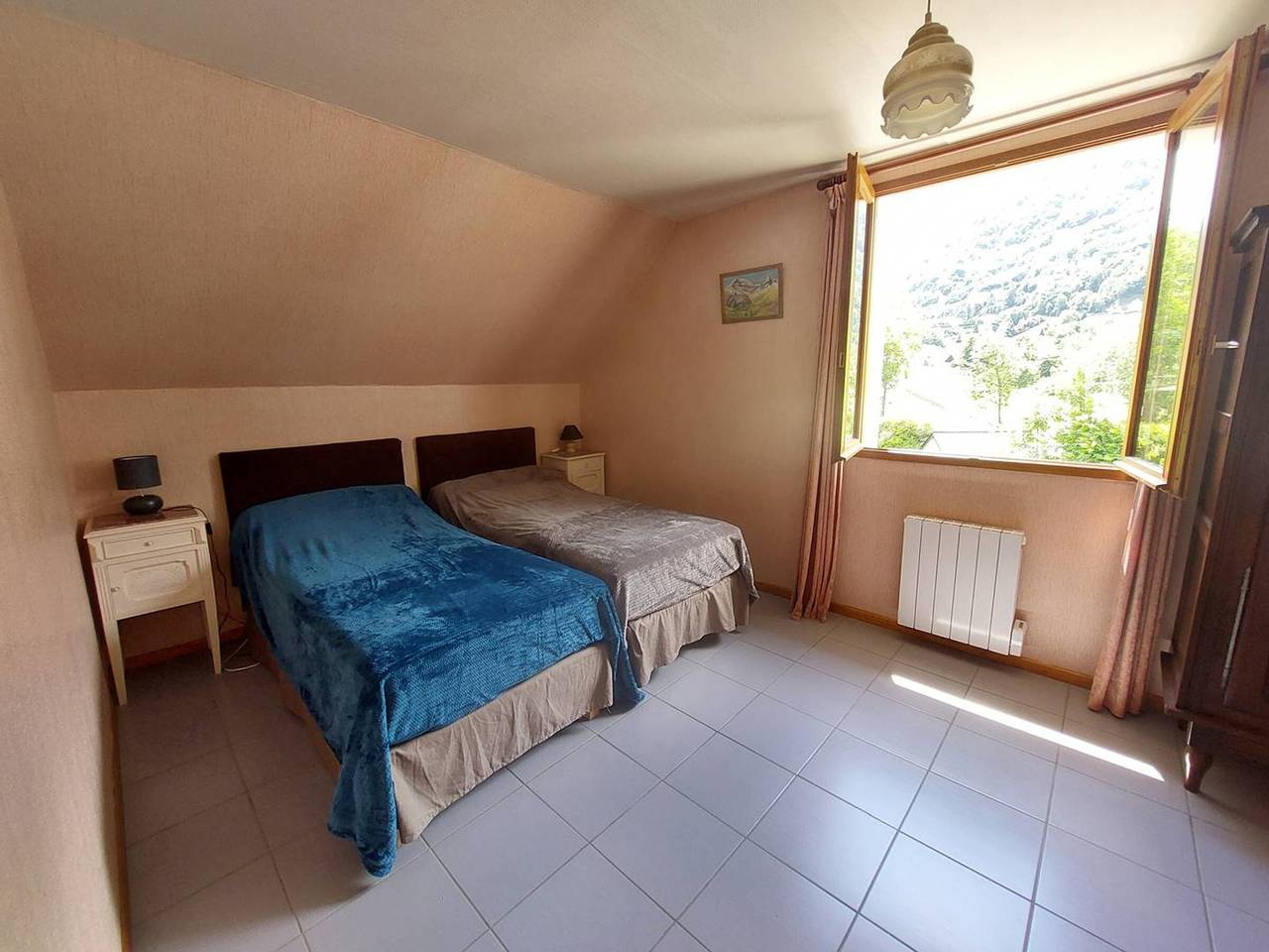 Maison spacieuse à Cauterets : 4 chambres, garage, sans animaux in Cauterets, Parc national des Pyrénées