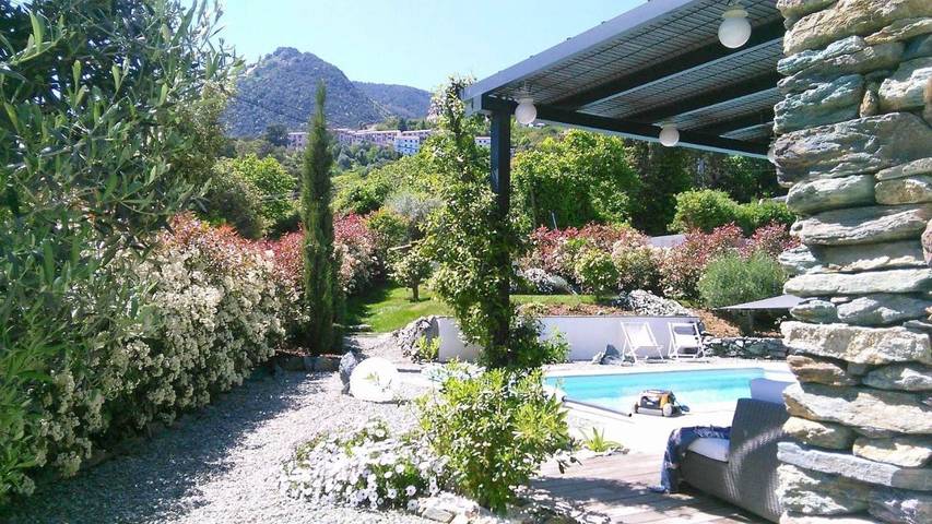 Chambre d’hôte pour 2 personnes, avec Terrasse et Jardin ainsi que Piscine et Sauna à Penta-di-Casinca