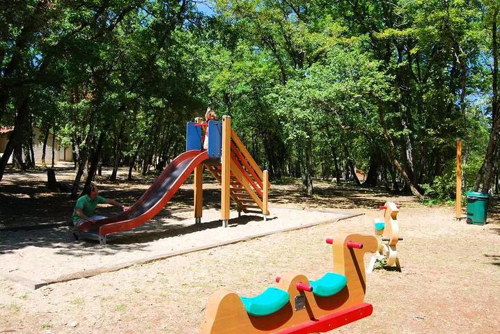 Camping pour 6 personnes, avec sauna ainsi que terrasse et piscine, animaux acceptés dans le Lot - 4