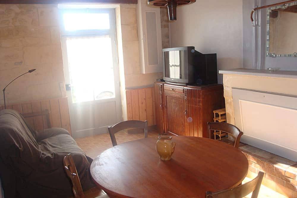 Maison de village proche Royan et Jonzac in Lorignac, Région de Jonzac