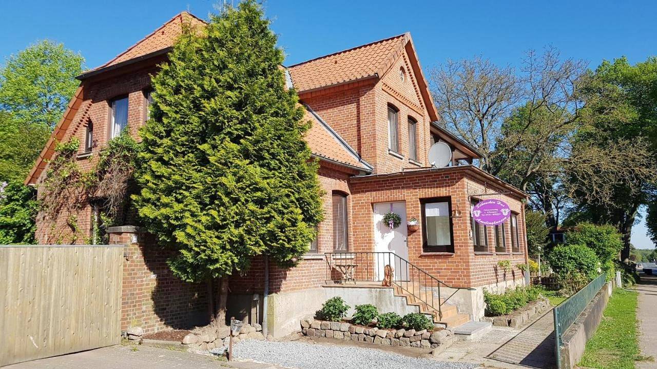 Ganze Wohnung, Apartment with Terrace in Amelinghausen, Nordheide