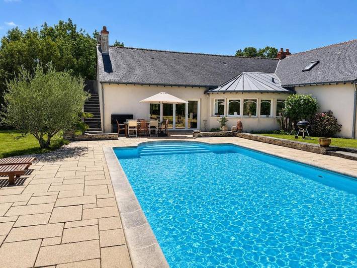 Location de vacances pour 12 personnes, avec jardin et piscine à Rochefort-sur-Loire