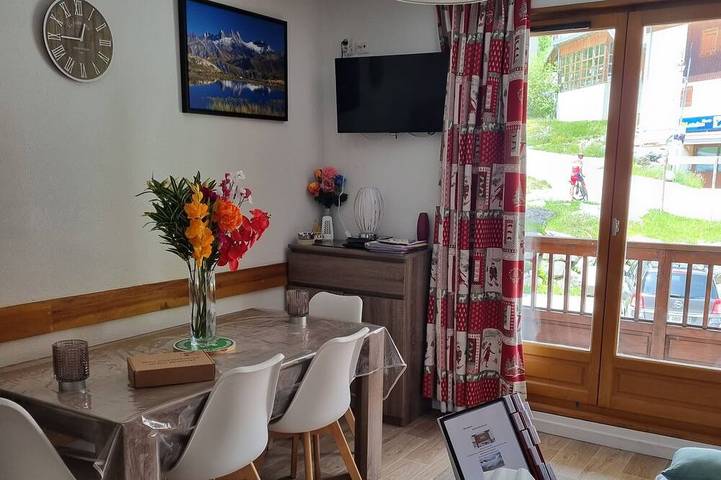 Appartement de vacances pour 6 personnes, avec balcon et piscine