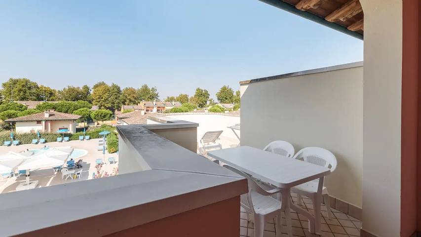 Gîte pour 7 personnes, avec Terrasse ainsi que Jardin et Piscine à Lido delle Nazioni - 4