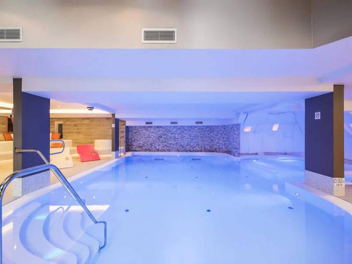 Gîte pour 7 personnes, avec sauna ainsi que balcon et piscine, animaux acceptés dans Méribel - 2