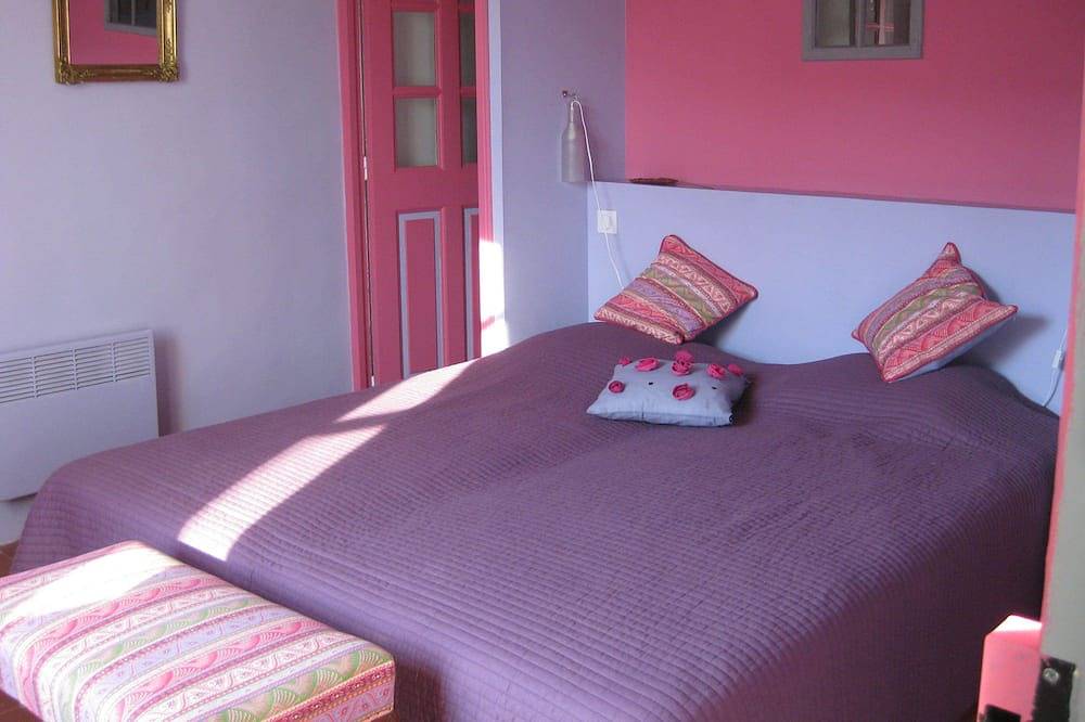 Old village house recently renovated with pool and  air-conditioning in Goult, Parc naturel régional du Luberon
