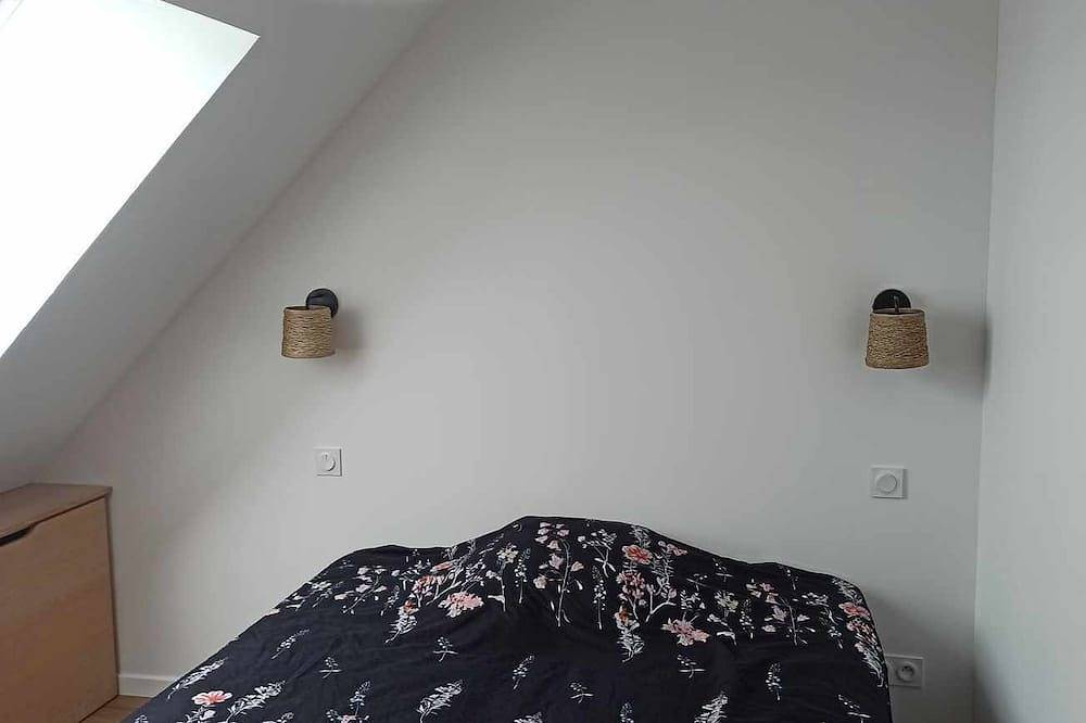Entire apartment, Appartement 2 Chambres Sous Rampants de 39m2 Environ à Lesneven in Lesneven, Brest region