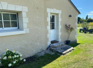 Gîte pour 4 personnes, avec terrasse ainsi que piscine et jardin dans le Loir-et-Cher